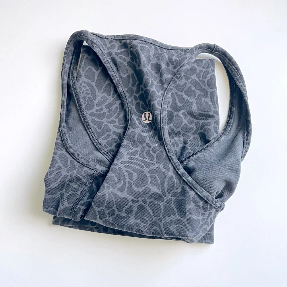 Lululemon - Picture 9 of 10